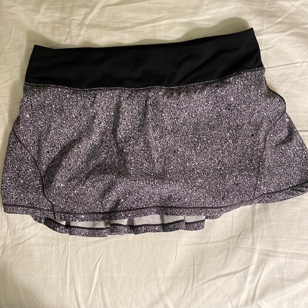 Lululemon skirt!  Luke new size 8